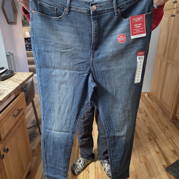 Signature by Levi Strauss Women's Skinny Jeans - Blue - Picture 2 of 3